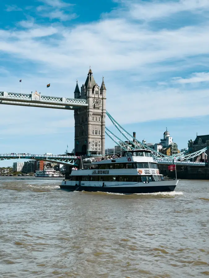 Tower bridge thames cruise