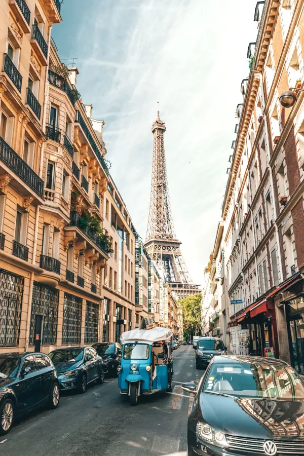 Eiffel tower street view