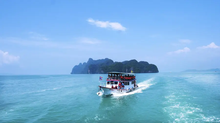 Phang nga bay boat emerald sea island
